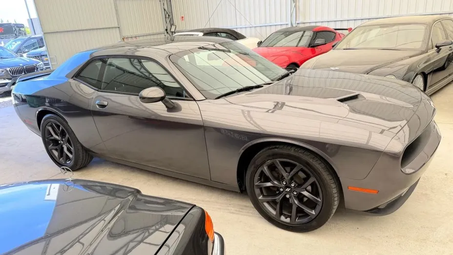 DODGE Challenger -