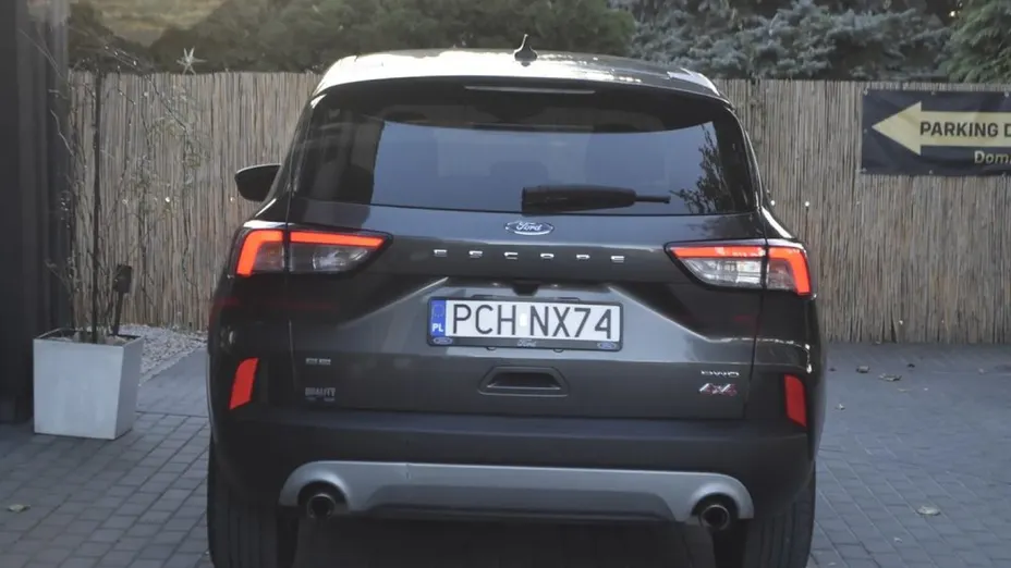 FORD Escape -