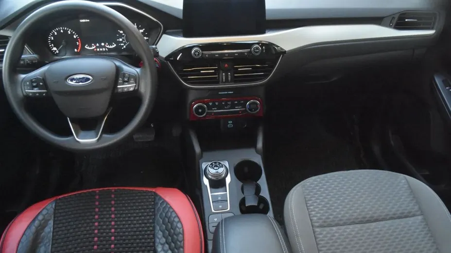 FORD Escape -