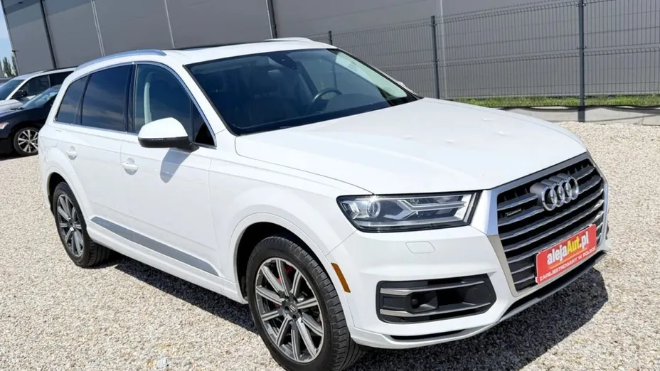 AUDI Q7 -