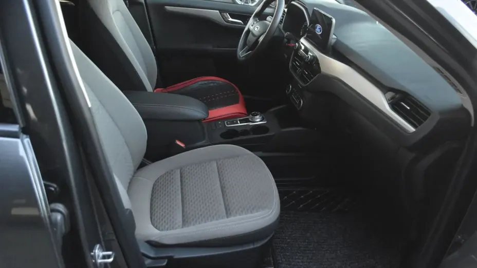 FORD Escape -
