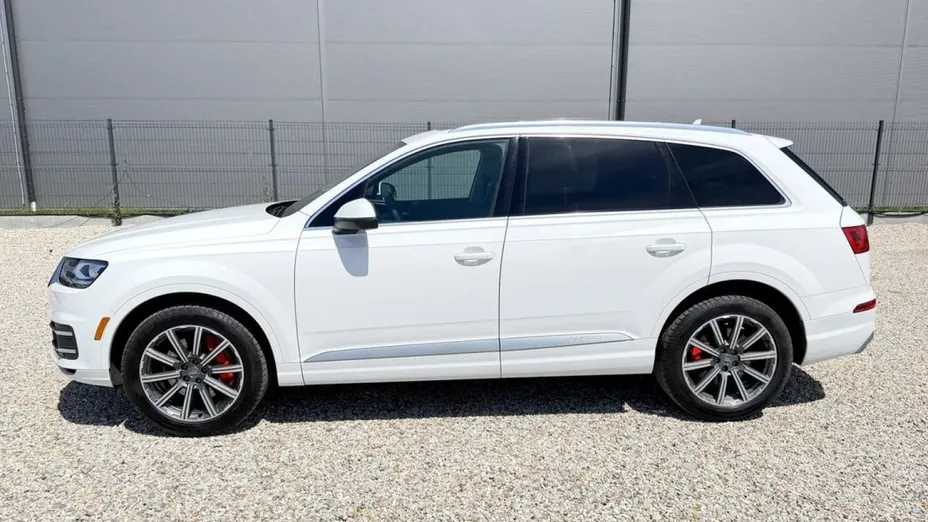 AUDI Q7 -