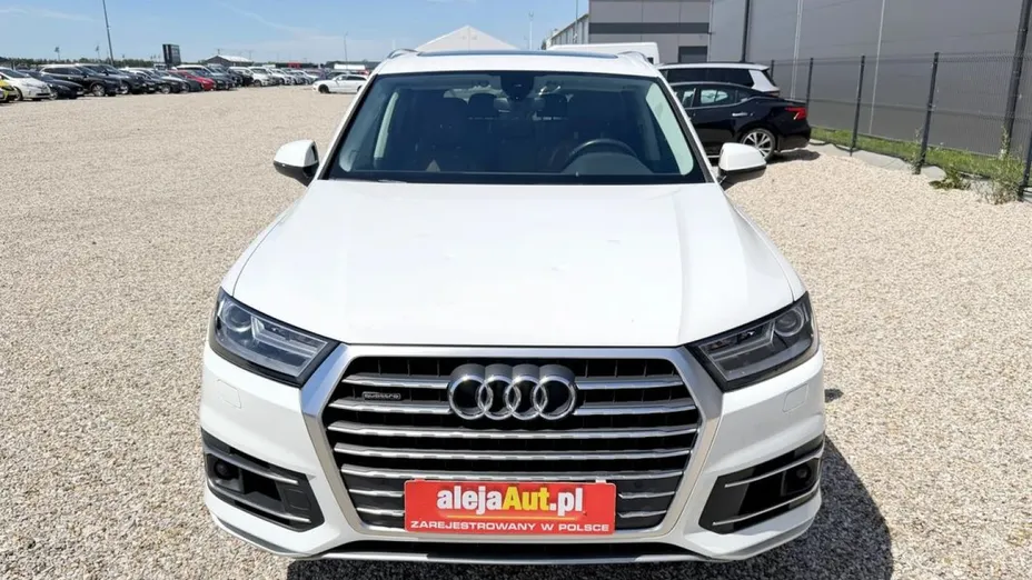AUDI Q7 -