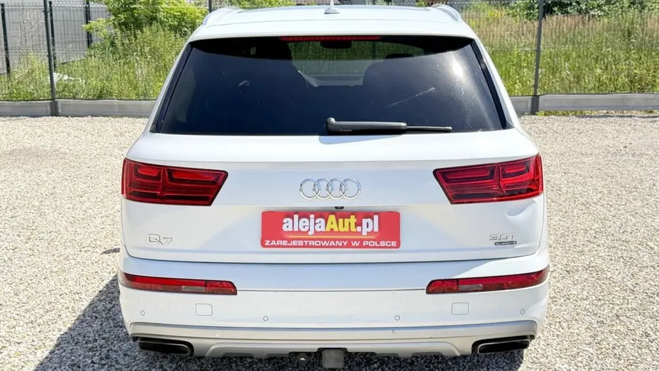 AUDI Q7 -