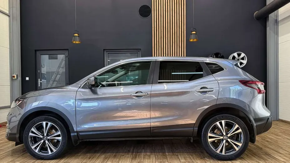 NISSAN Qashqai -