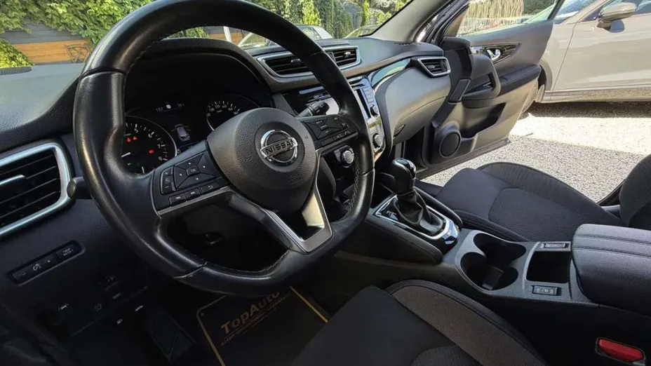 NISSAN Qashqai -