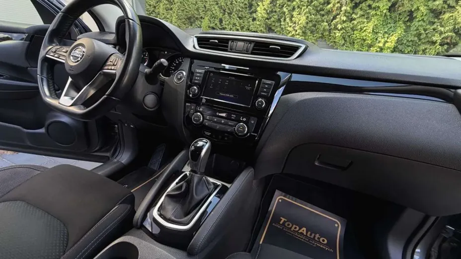 NISSAN Qashqai -