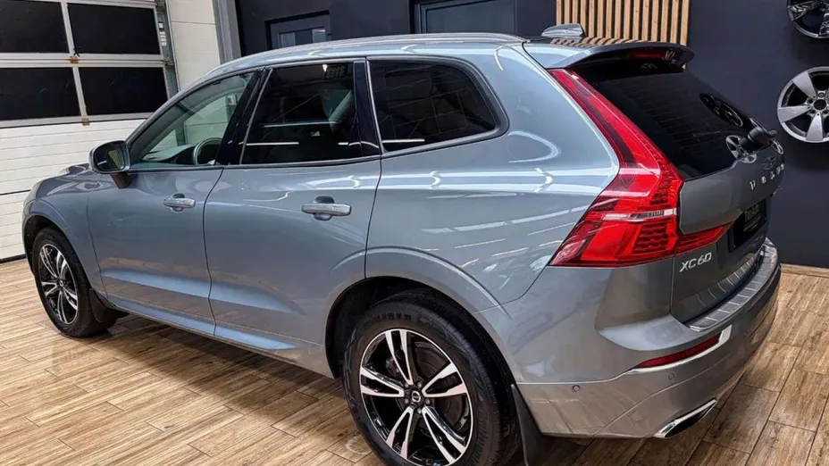 VOLVO XC60 -