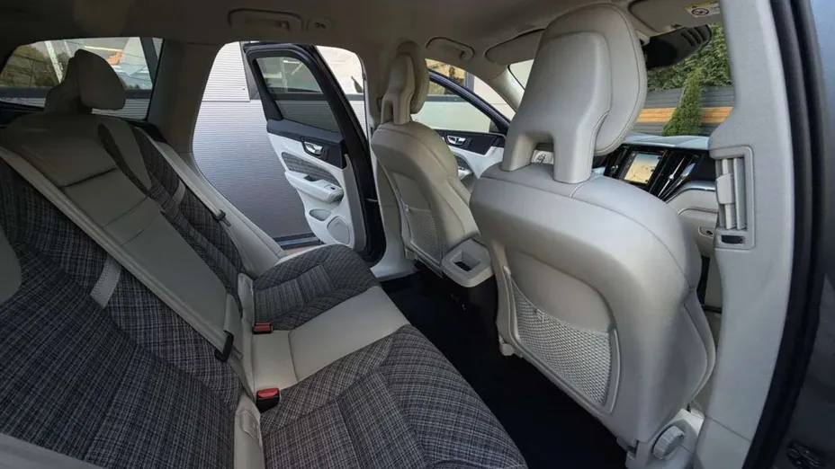 VOLVO XC60 -