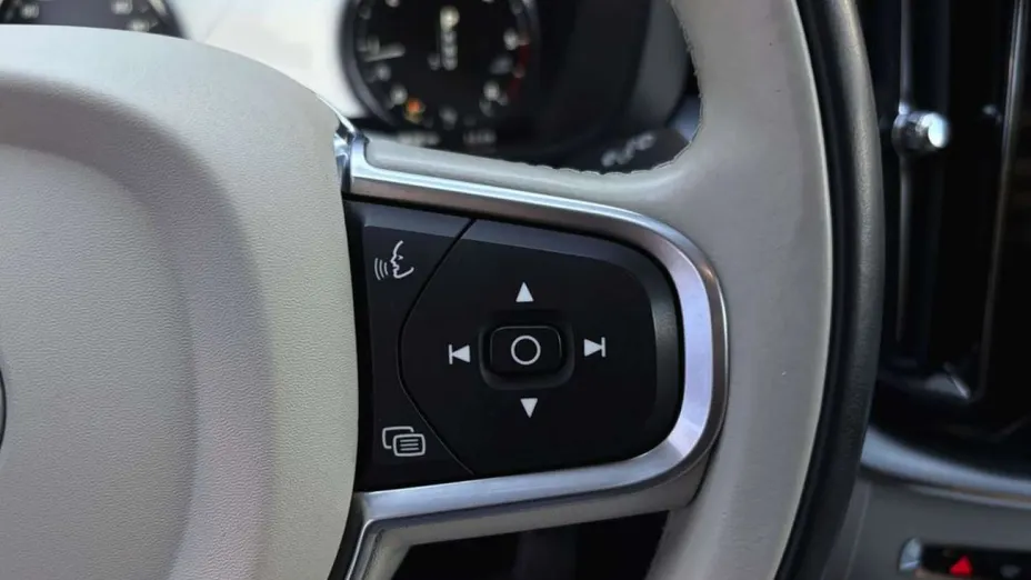 VOLVO XC60 -