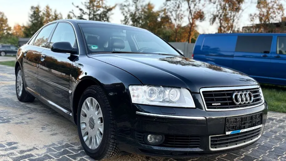 AUDI A8 -