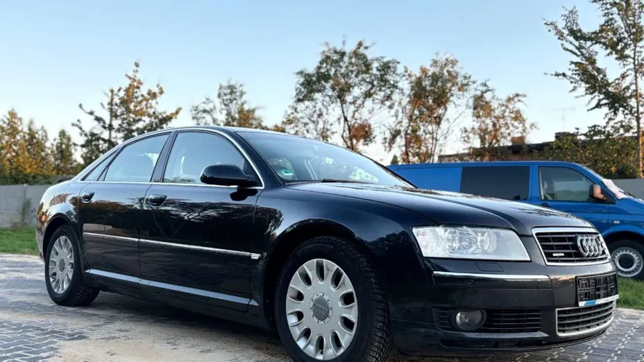 AUDI A8 -