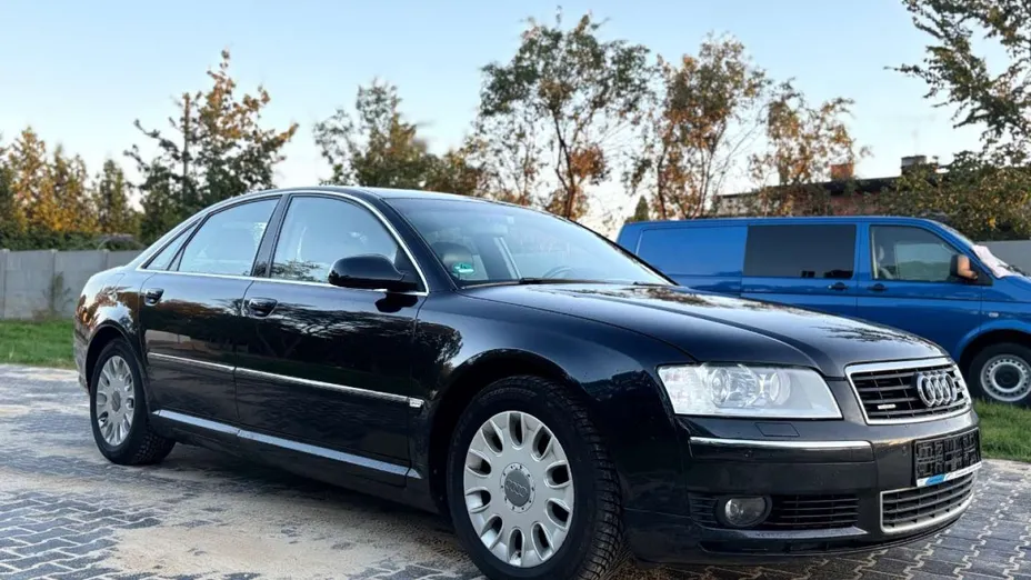AUDI A8 -