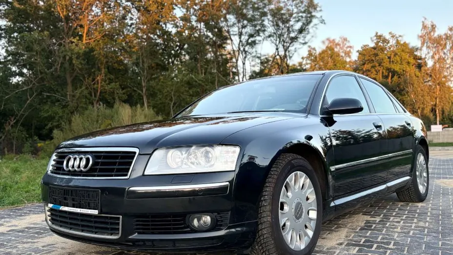 AUDI A8 -