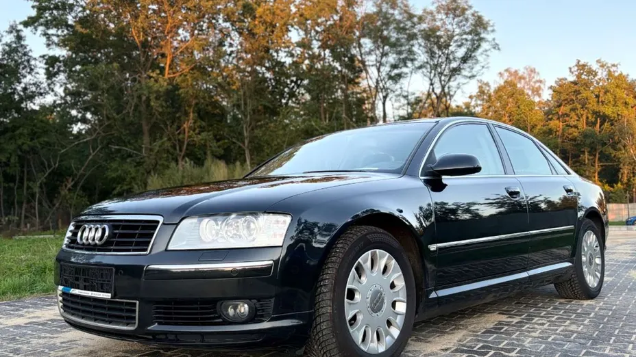 AUDI A8 -