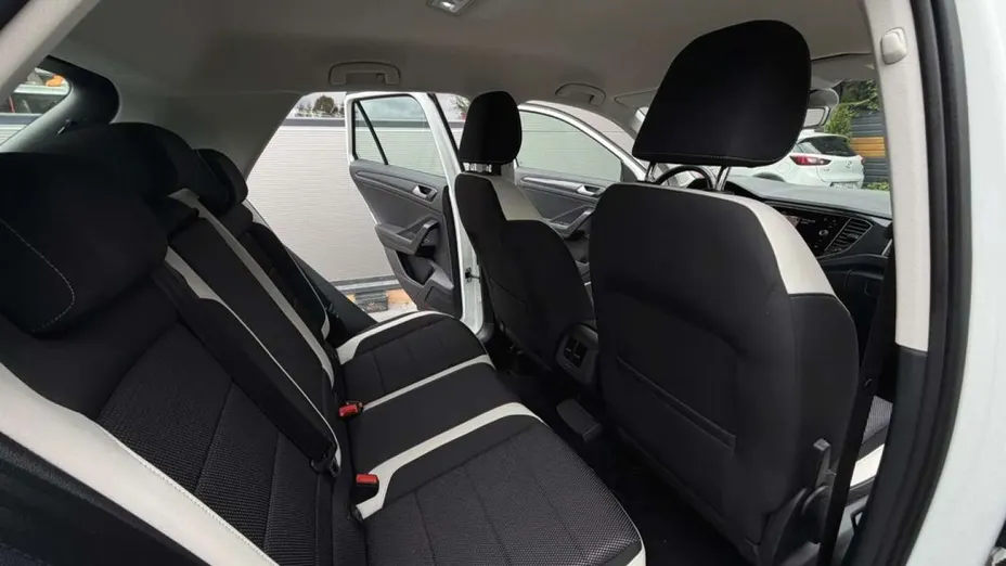 VOLKSWAGEN T-ROC -