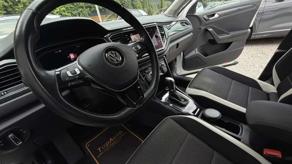 VOLKSWAGEN T-ROC -