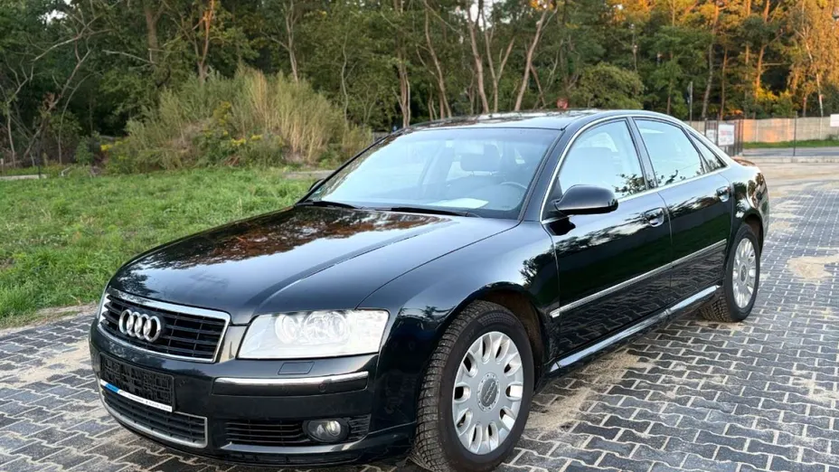 AUDI A8 -