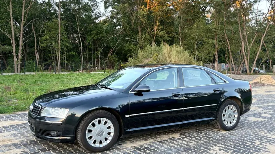 AUDI A8 -