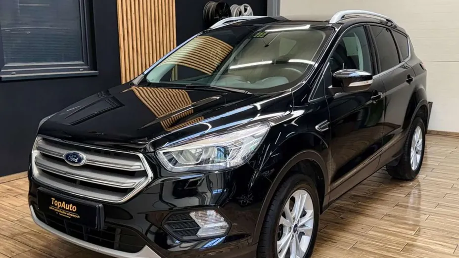 FORD Kuga -