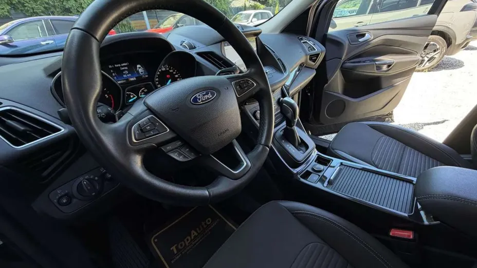 FORD Kuga -