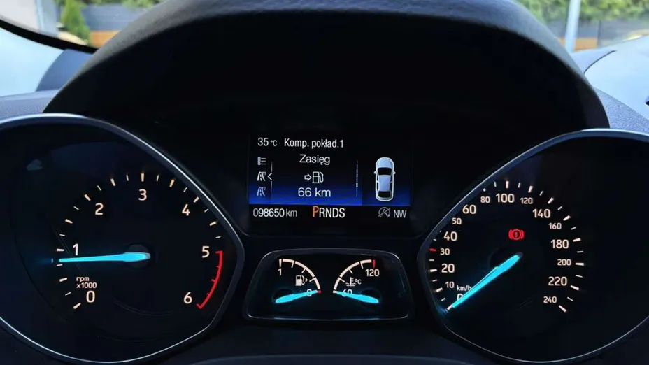 FORD Kuga -