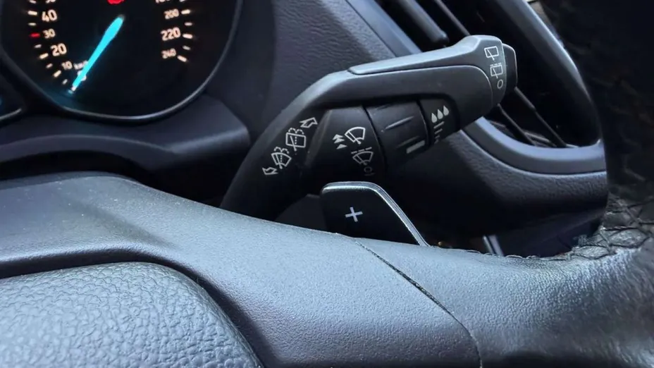FORD Kuga -