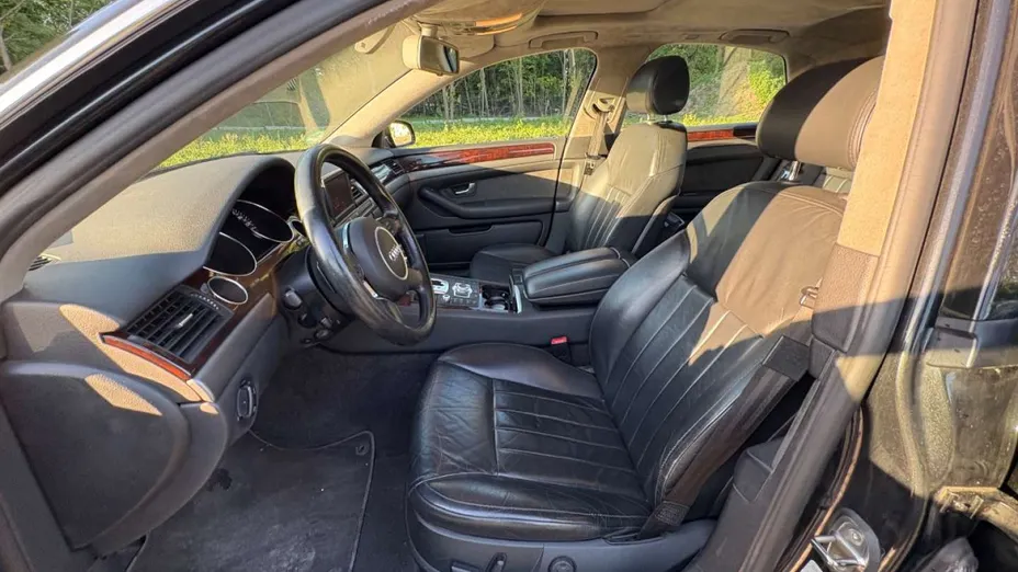 AUDI A8 -