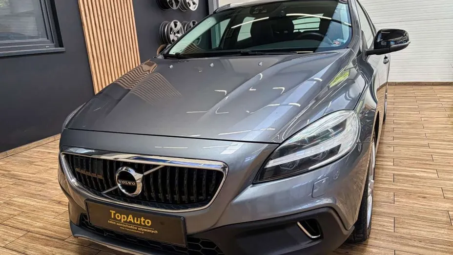 VOLVO V40 Cross Country -