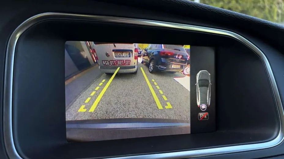 VOLVO V40 Cross Country -