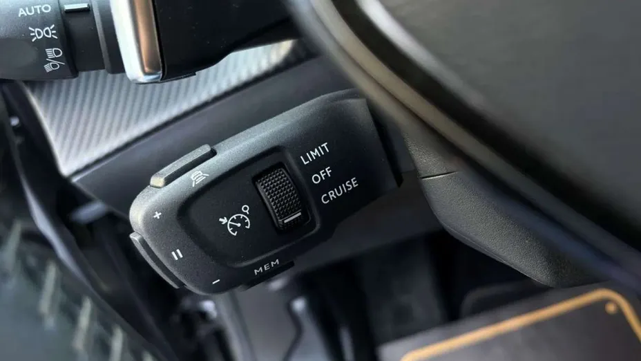 PEUGEOT 2008 -