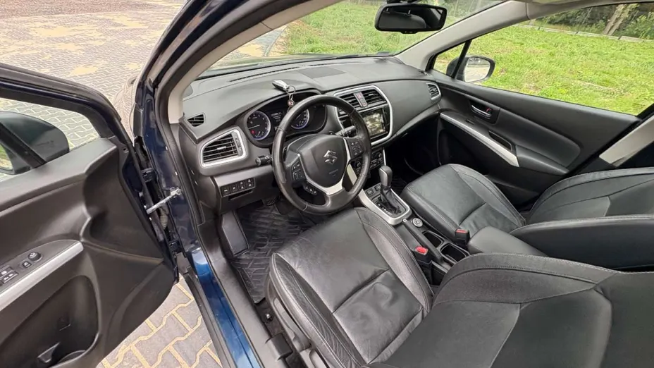 SUZUKI S-Cross -