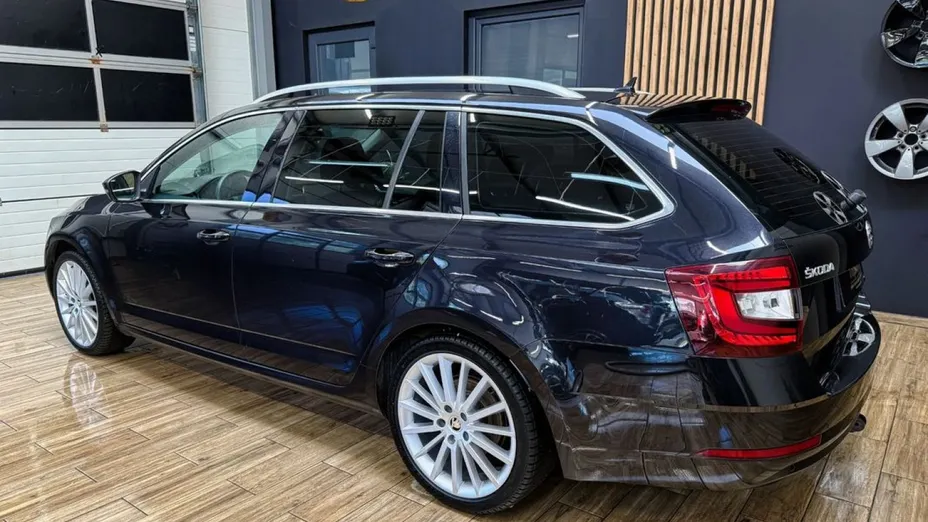 SKODA Octavia -