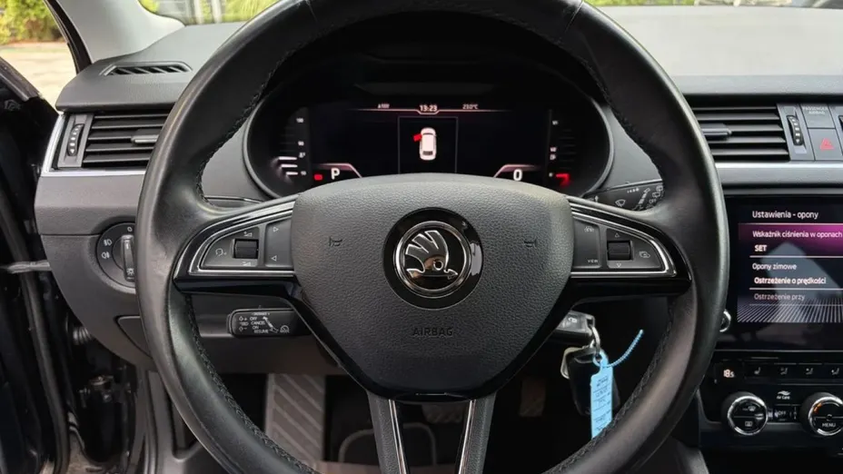 SKODA Octavia -
