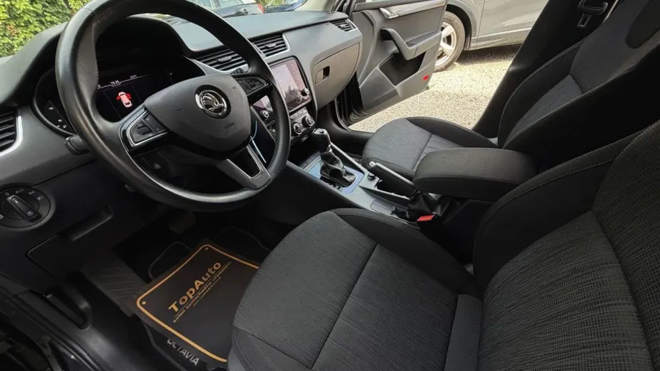 SKODA Octavia -