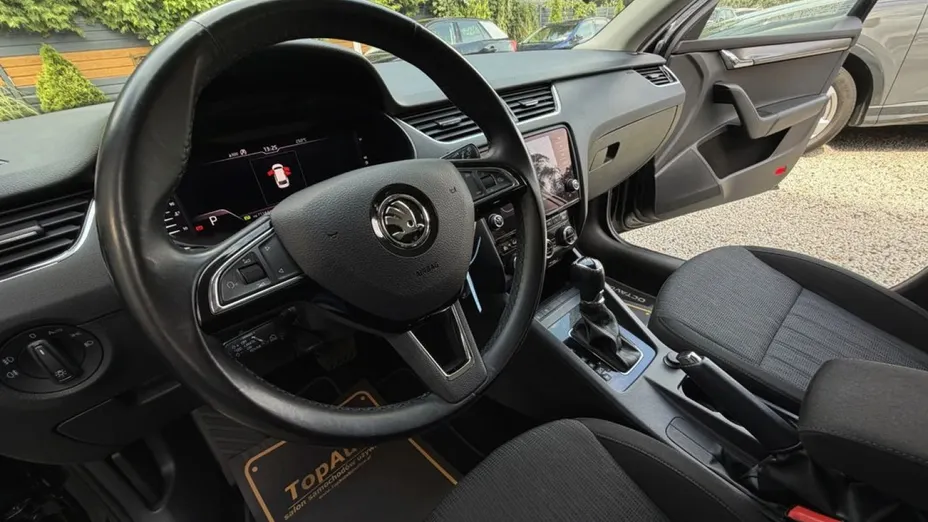 SKODA Octavia -