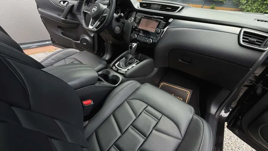 NISSAN Qashqai -
