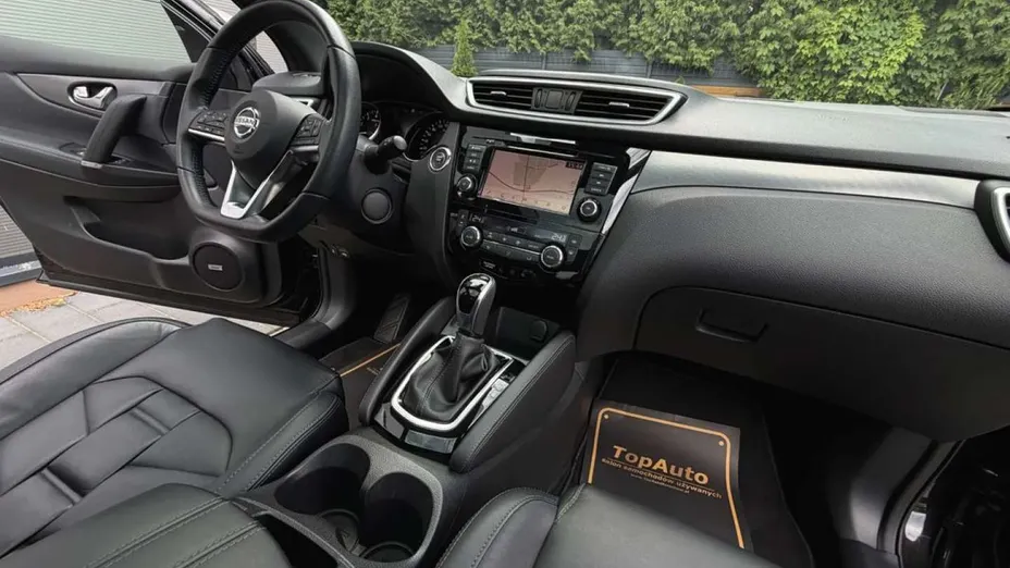 NISSAN Qashqai -