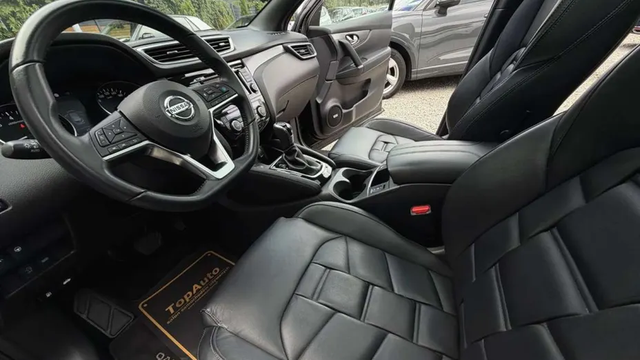 NISSAN Qashqai -