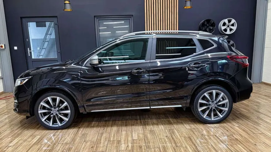 NISSAN Qashqai -