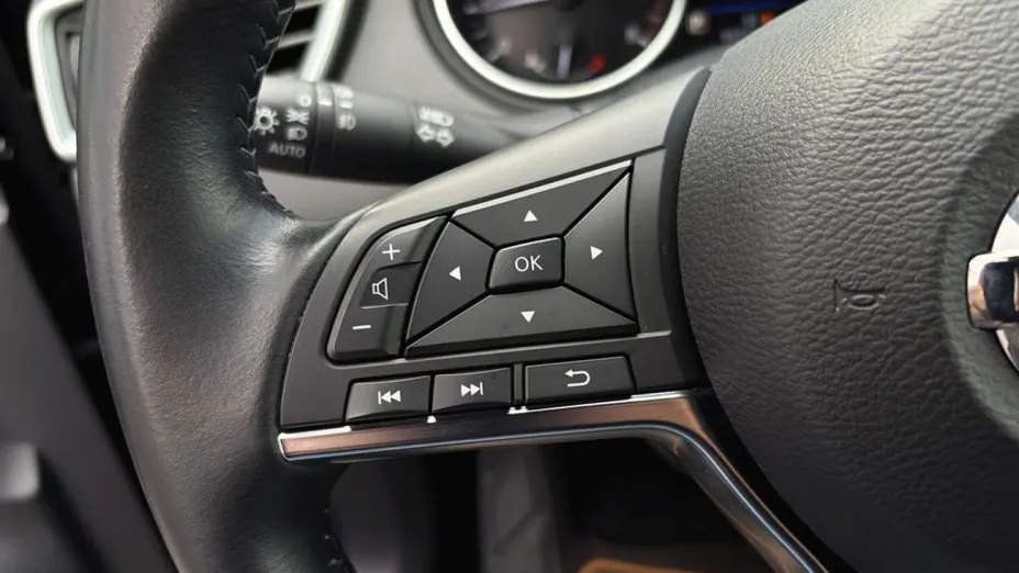 NISSAN Qashqai -