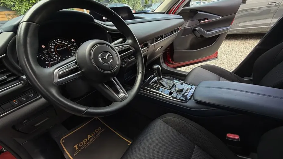 MAZDA CX-30 -
