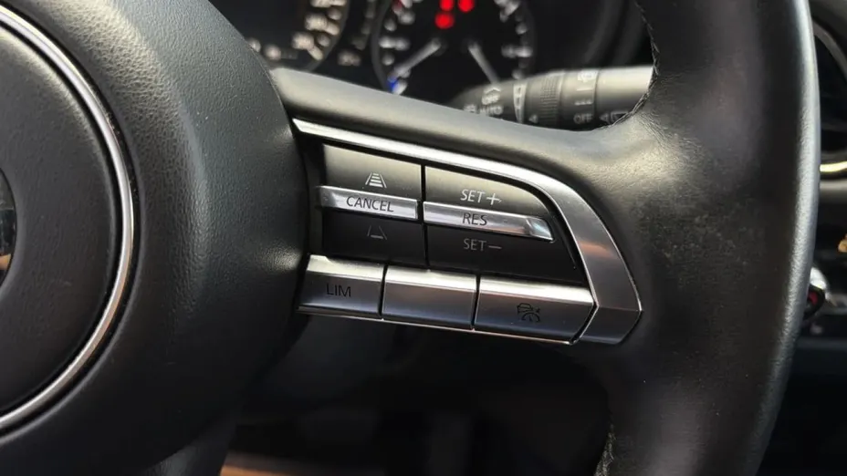 MAZDA CX-30 -