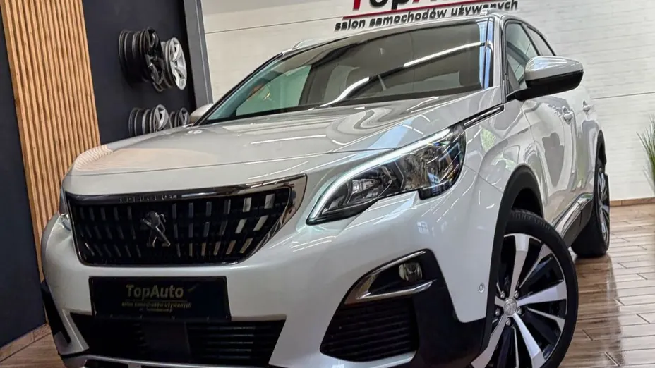 PEUGEOT 3008 -