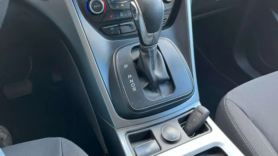 FORD Kuga -