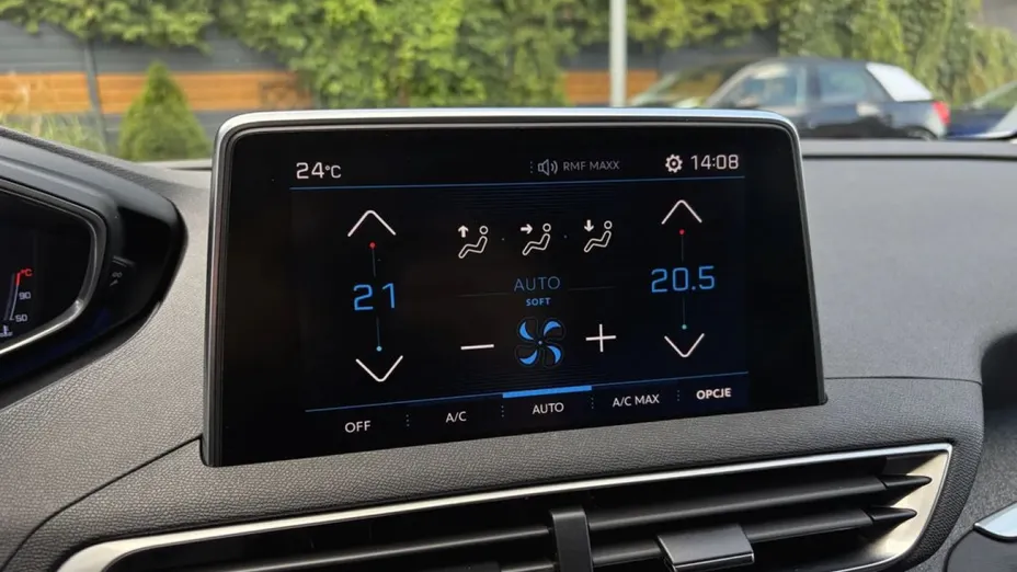 PEUGEOT 3008 -