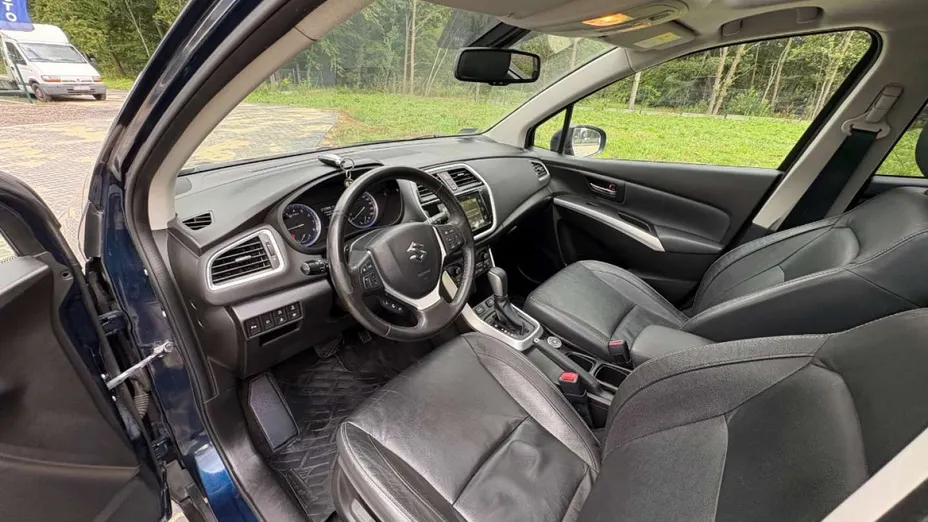 SUZUKI S-Cross -