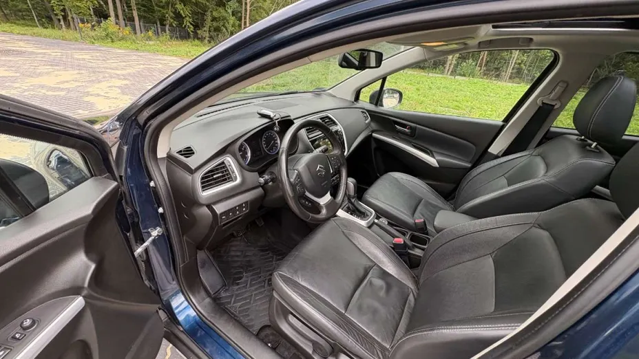 SUZUKI S-Cross -