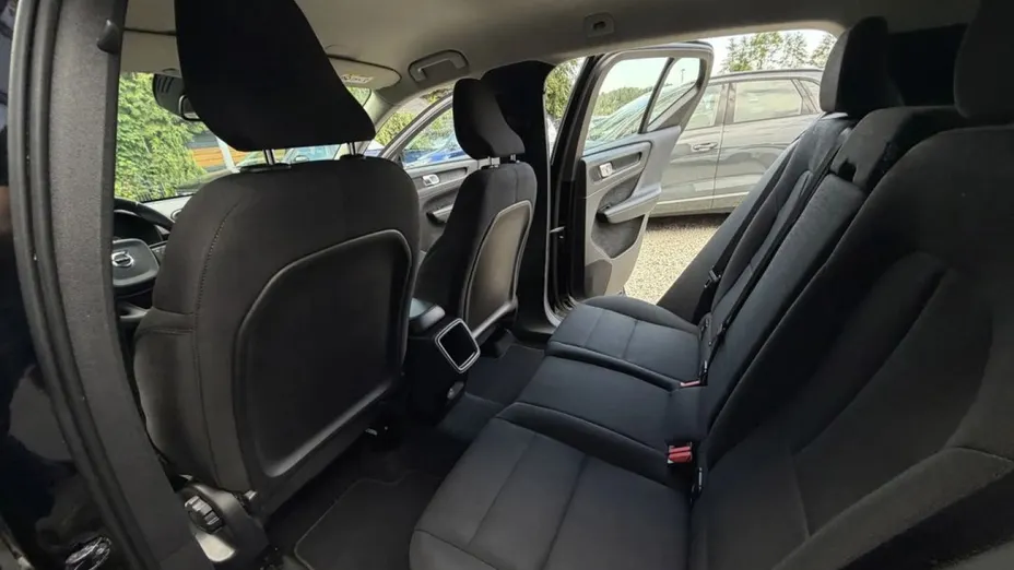 VOLVO XC40 -