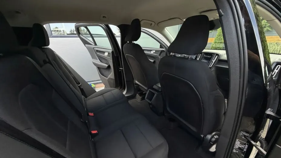 VOLVO XC40 -